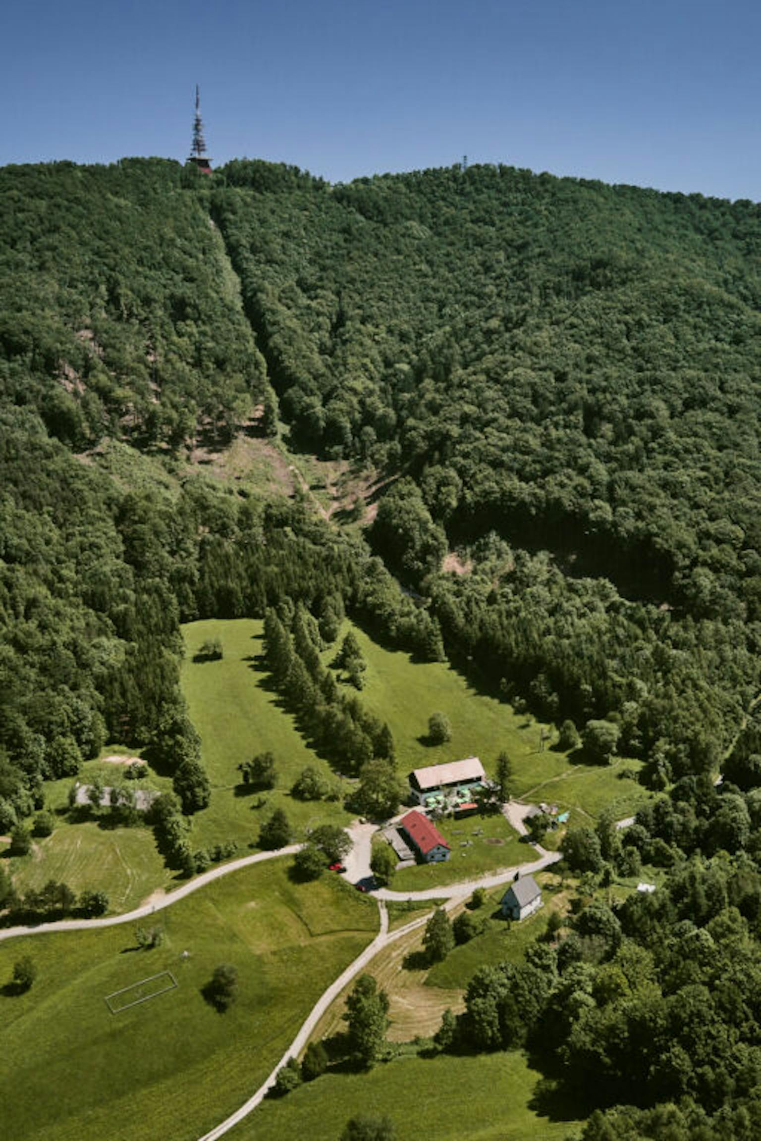 Planinski dom na Boču